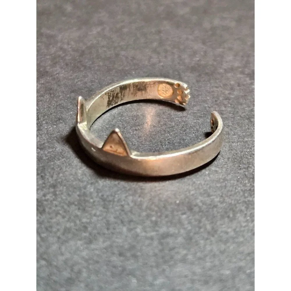 Unbranded adorable silver